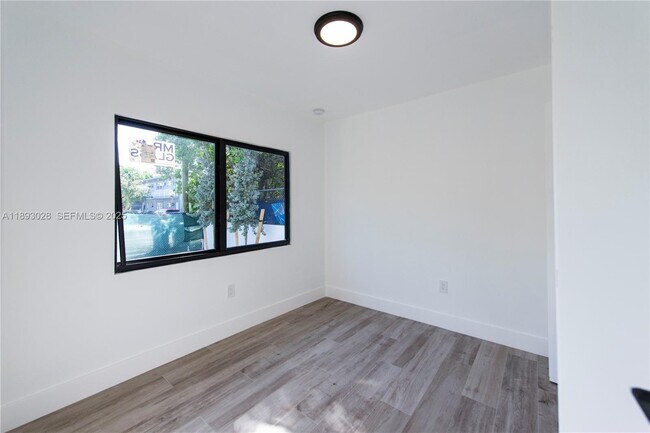 Building Photo - 764 NW 36th Ave