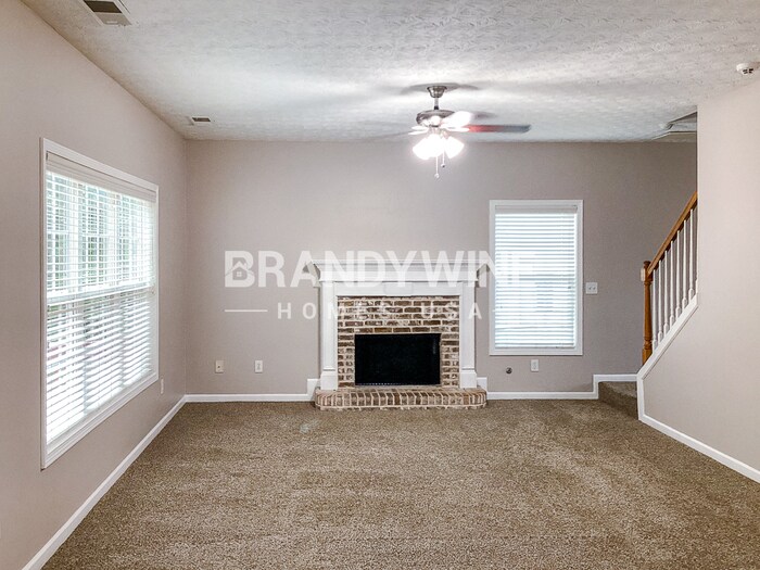 Building Photo - 215 Prince Edward Way