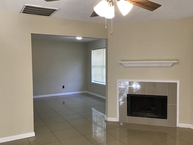 Building Photo - 11802 Sunny Stream Dr