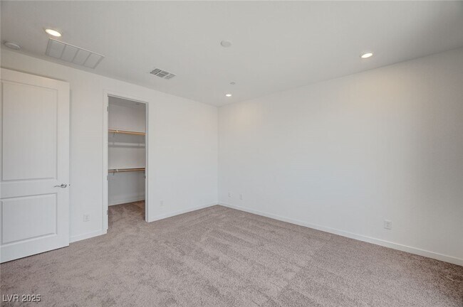 Building Photo - 2544 Vandra St