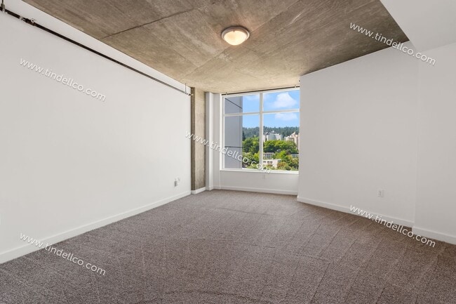 Building Photo - The Civic | 11th Floor 2BD/2BA with Stunning Portland Views, Free Parking and Free Utilities!