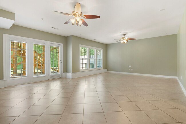 Building Photo - Gorgeous Lake Hogan Farms townhome available NOW!