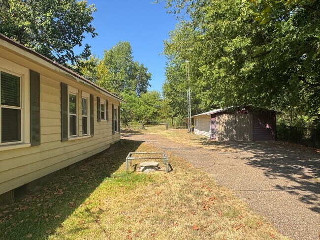 Building Photo - 10261 FM 724