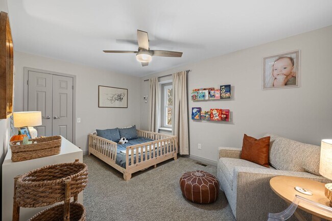 Building Photo - 12122 Royal Valley Dr