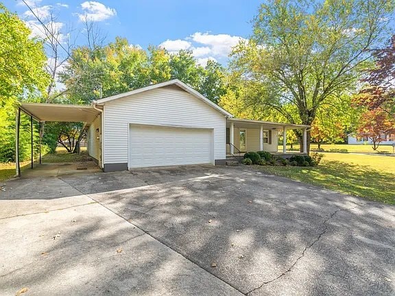 Building Photo - 6006 Fayette Ln