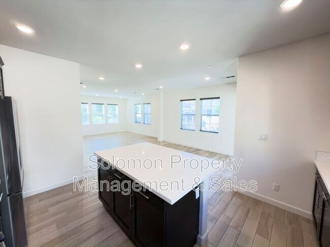 Building Photo - 4336 Harbor Way