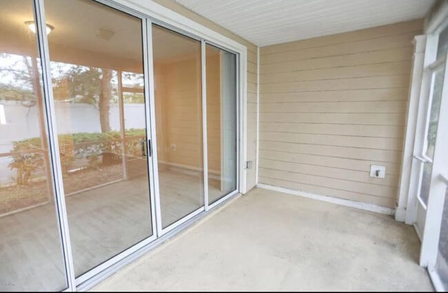 Building Photo - 4213 Highwood Dr