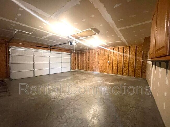 Building Photo - 112 Stable Dr