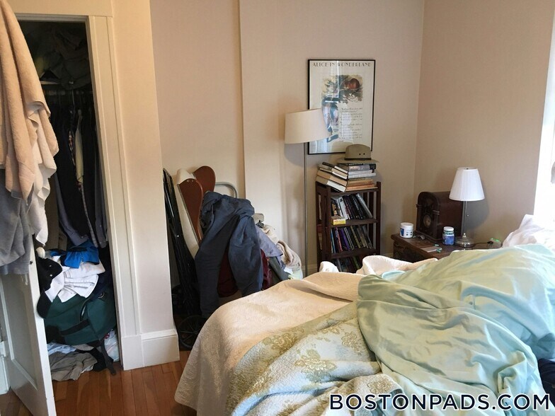 Building Photo - 402 Highland Ave