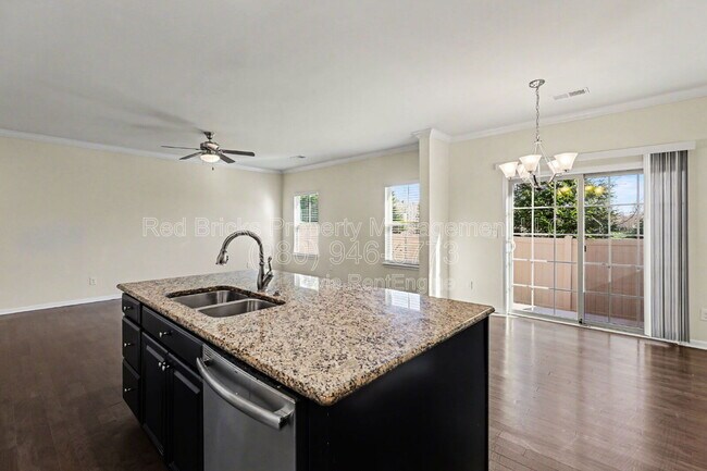 Building Photo - 11007 Discovery Dr NW