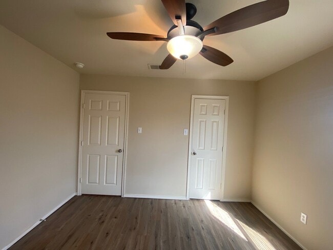 Building Photo - 2101 Crestwind Ct