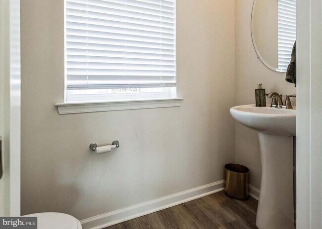 Building Photo - 8214 Alexander Court