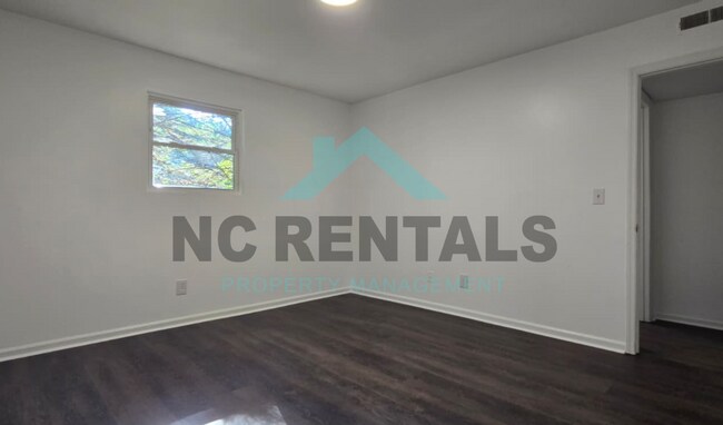 Building Photo - 2559 Green Oaks Ct SE