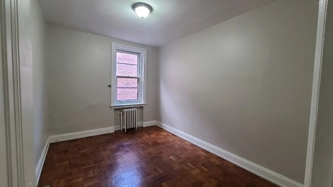 Building Photo - 6820 Ludlow St