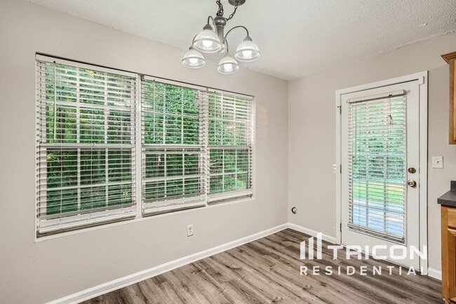 Building Photo - 210 Signet Ct