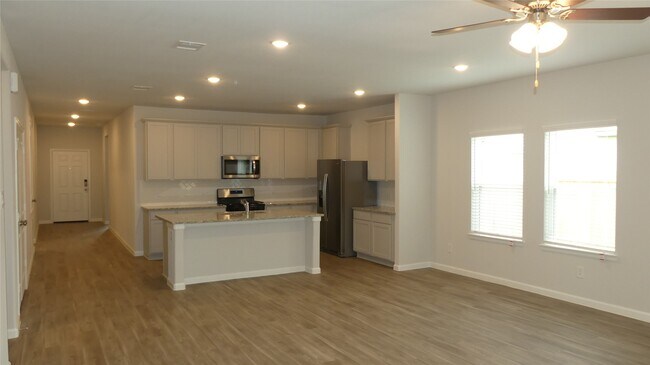 Building Photo - 9547 Caney Trails Rd