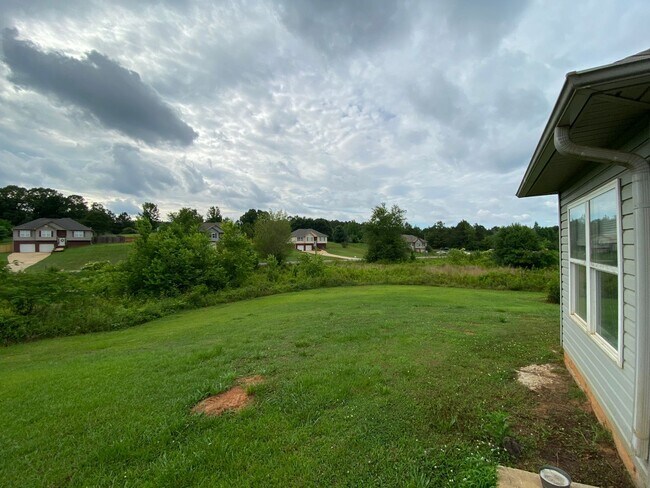 Building Photo - Home for Rent in Woodstock! View with 48 H...
