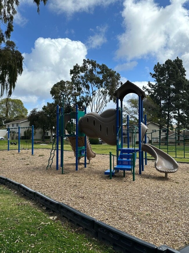 Building Photo - 7775 Camino Glorita