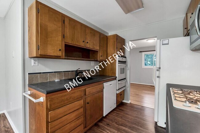 Building Photo - 8316 Carnegie Dr