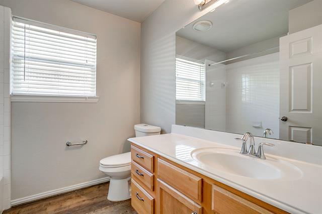 Building Photo - 3025 Shoreline Dr