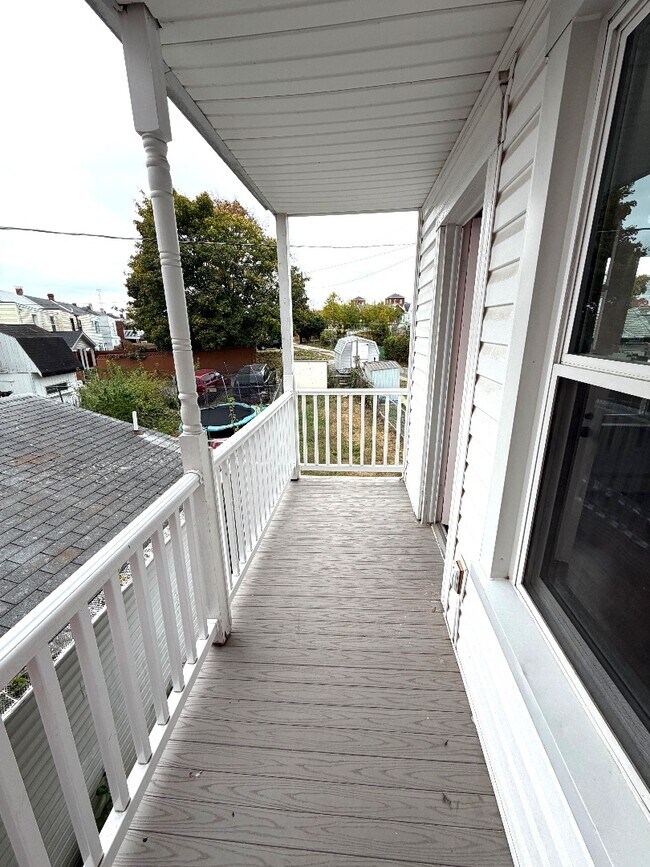 Building Photo - 607 Salem Ave