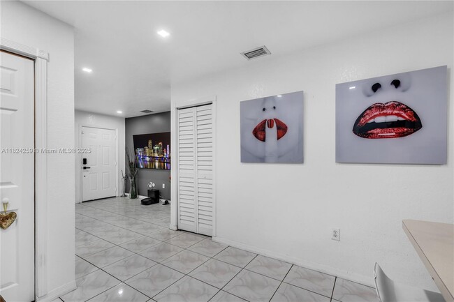 Building Photo - 2860 W 80th St