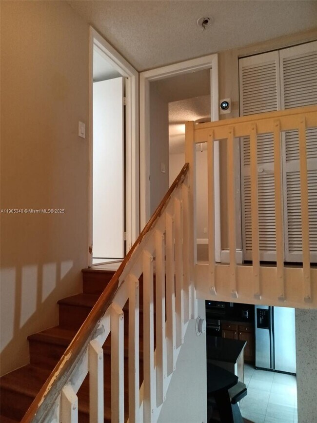 Building Photo - 8405 N Coral Cir