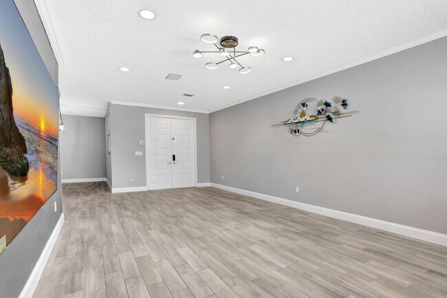 Building Photo - 6144 NW 78th Ct