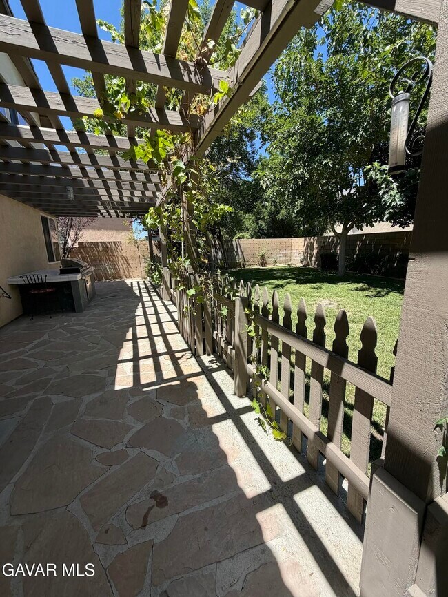 Building Photo - 4647 W Avenue J13