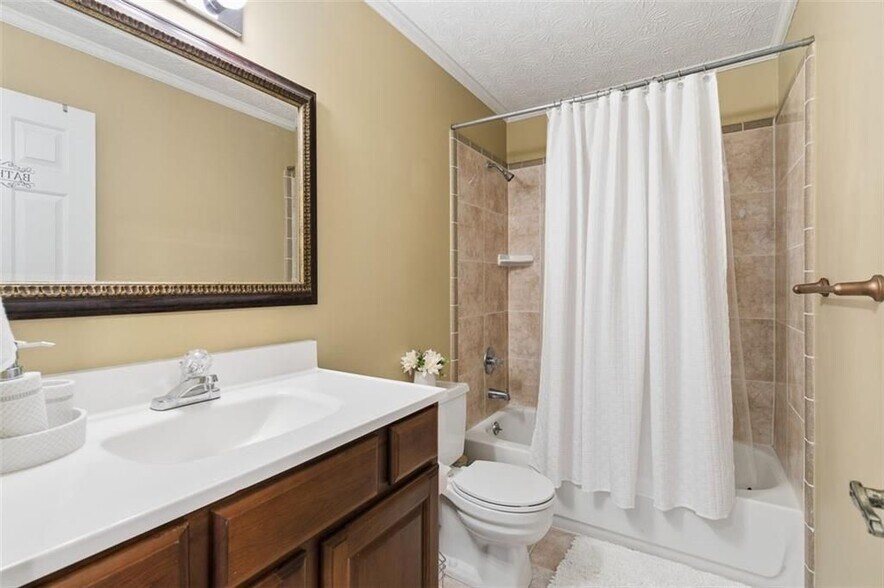 Building Photo - 1512 Stoneleigh Way