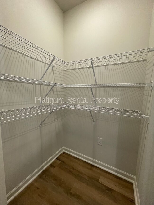 Building Photo - 56 Rustin Rdg