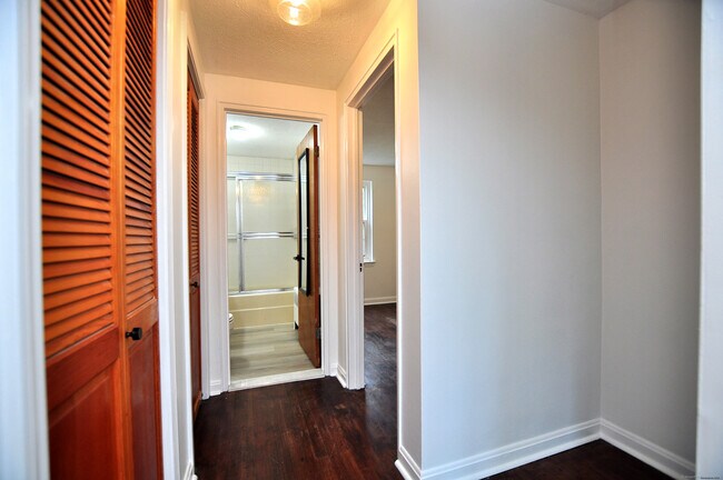 Building Photo - 1012 Trout Brook Dr