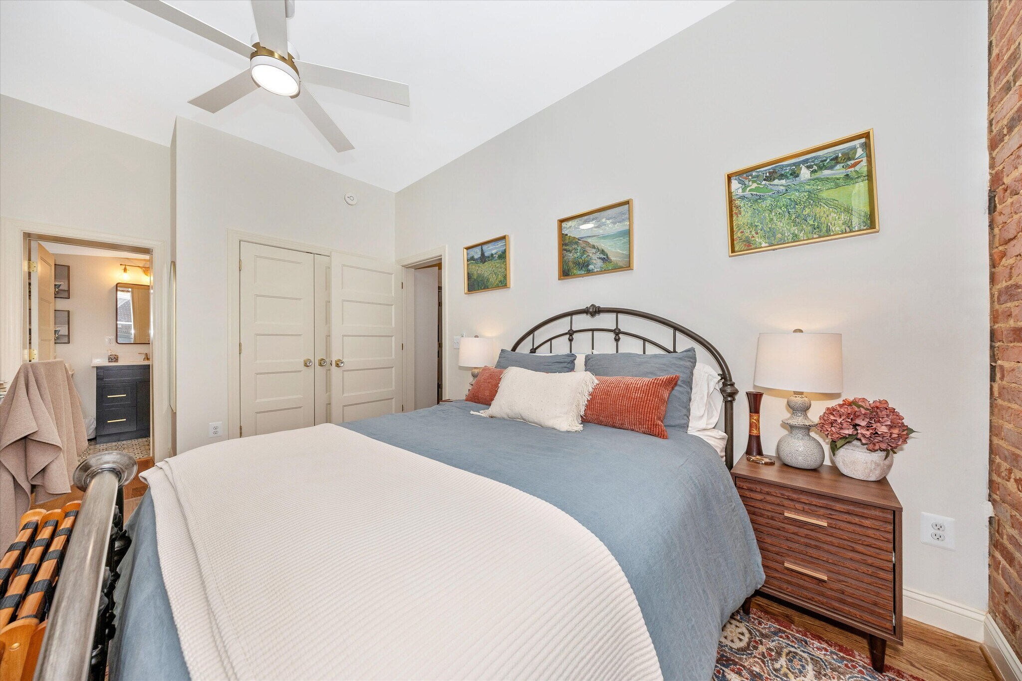 Building Photo - 15 E 5th St