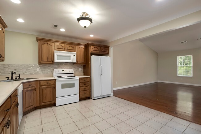 Building Photo - 540 Battlecreek Way