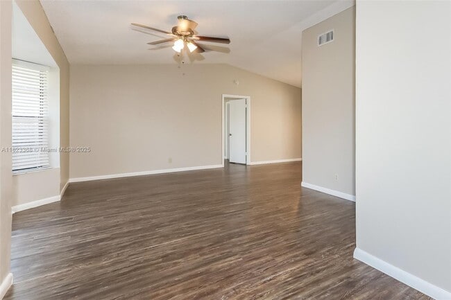 Building Photo - 11646 Anhinga Dr
