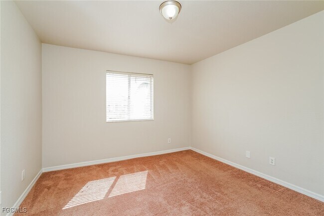 Building Photo - 17570 Cherry Ridge Ln