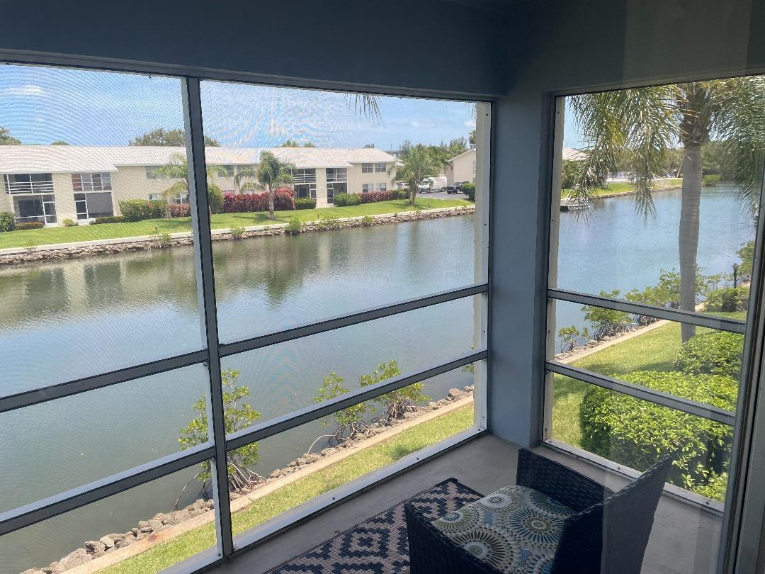 Building Photo - 1860 Robalo Dr
