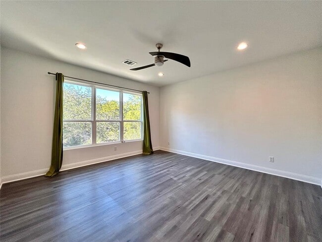 Building Photo - 2406 Newton Dr