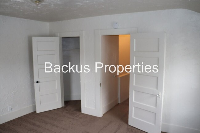 Building Photo - 210 Cypress Ave