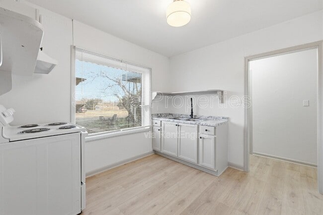 Building Photo - 1215 Harrison St