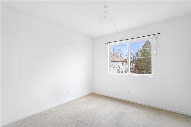 Building Photo - 3224 Via Verde Terrace