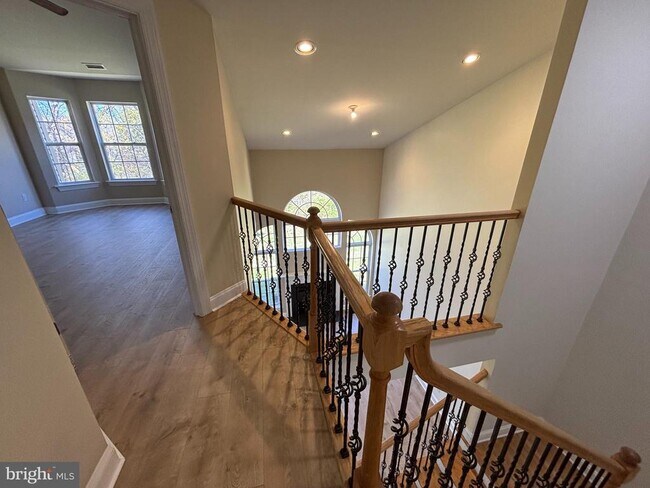 Building Photo - 237 Westbrook Dr