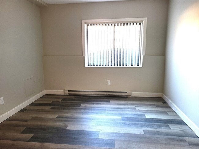 Building Photo - 576 Washington St