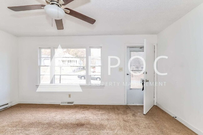 Building Photo - 507 Cox Ave