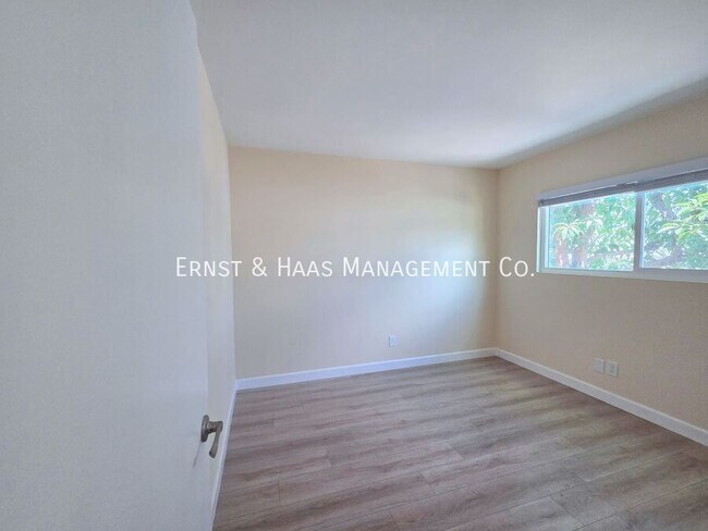 Building Photo - 5535 Ackerfield Ave