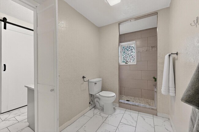 Building Photo - 3503 Berkeley Pl NE