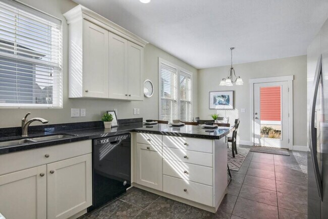 Building Photo - 5032 Bear Trap Dr