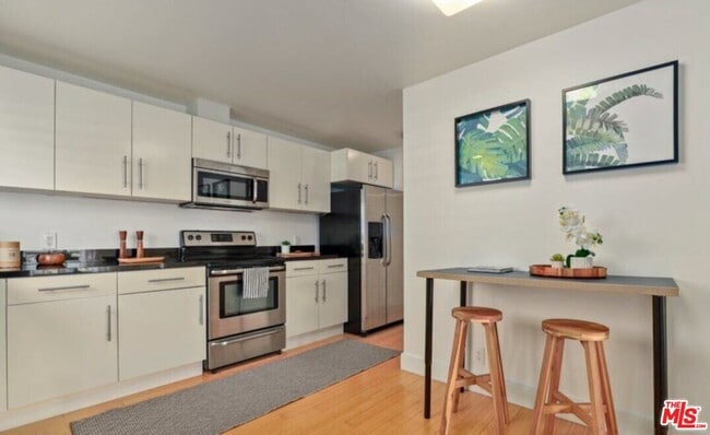 Building Photo - 6624 Springpark Ave