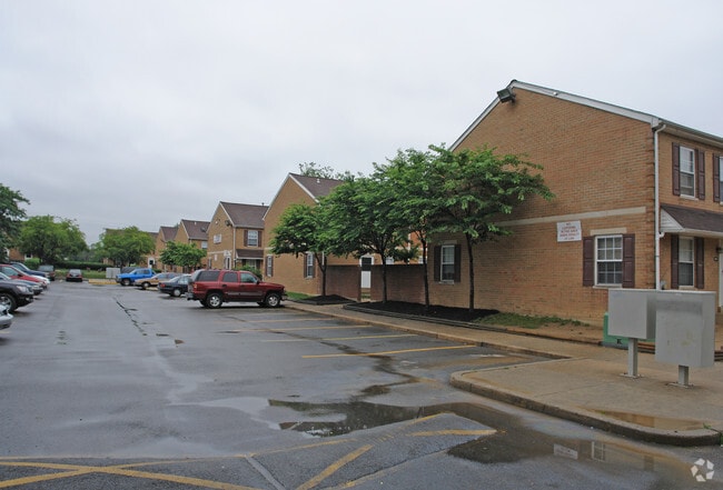 Building Photo - Compton Townhouse Apartments