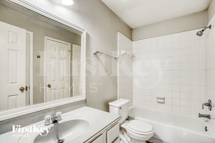 Building Photo - 9342 Bowmore Ct